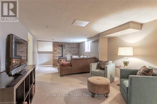 380 Griffith Street, London, ON - Indoor Photo Showing Living Room With Fireplace