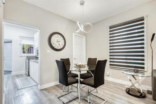 178 Kingsbury Avenue, Winnipeg, MB - Indoor Photo Showing Dining Room