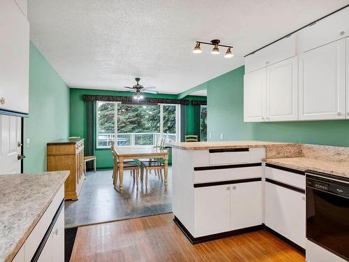 1622 Hornby Ave, Kamloops, BC - Indoor Photo Showing Kitchen