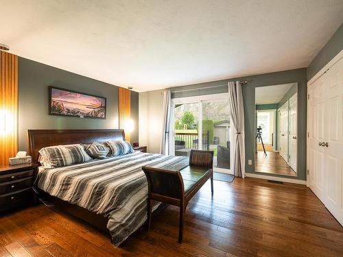 3692 Navatanee Drive, Kamloops, BC - Indoor Photo Showing Bedroom