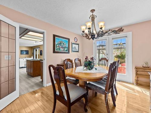 876 Nicolani Drive, Kamloops, BC - Indoor Photo Showing Dining Room