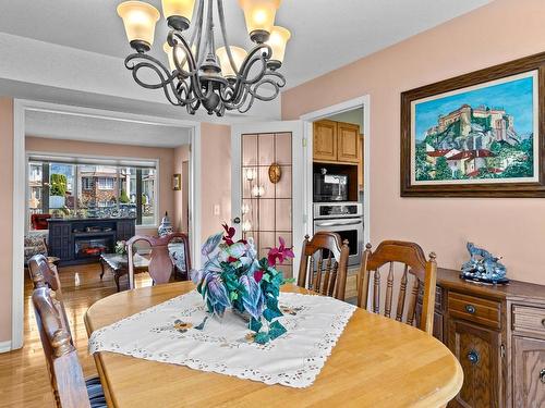 876 Nicolani Drive, Kamloops, BC - Indoor Photo Showing Dining Room