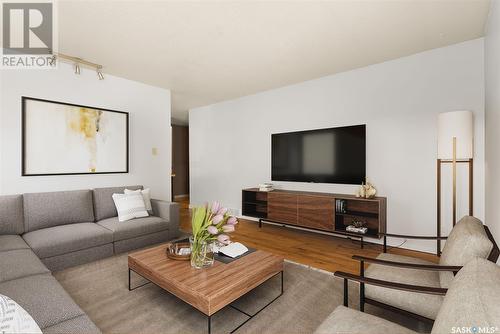 823 Shannon Road, Regina, SK - Indoor Photo Showing Living Room