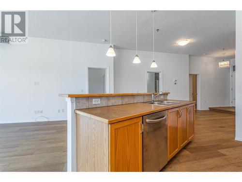 1327 St. Paul Street Unit# 105, Kelowna, BC - Indoor Photo Showing Kitchen With Double Sink