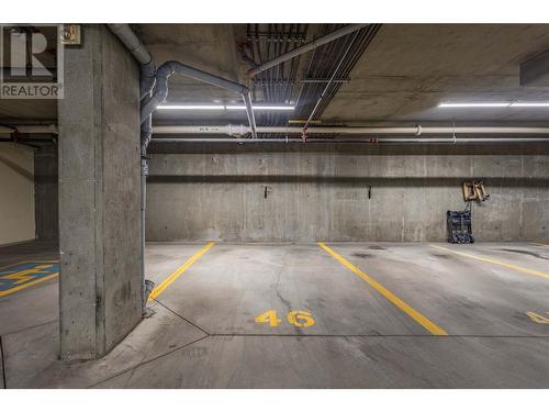 1327 St. Paul Street Unit# 105, Kelowna, BC - Indoor Photo Showing Garage