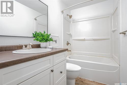 7 1128 Mckercher Drive, Saskatoon, SK - Indoor Photo Showing Bathroom