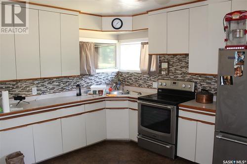 306 Clay Street, Eastend, SK - Indoor Photo Showing Kitchen With Upgraded Kitchen