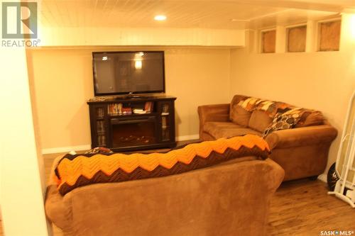 306 Clay Street, Eastend, SK - Indoor Photo Showing Living Room