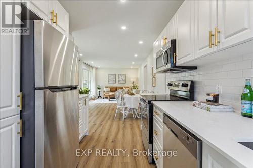 143 Broker Drive, Hamilton, ON - Indoor Photo Showing Kitchen With Stainless Steel Kitchen With Upgraded Kitchen