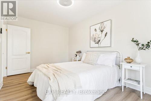 143 Broker Drive, Hamilton, ON - Indoor Photo Showing Bedroom