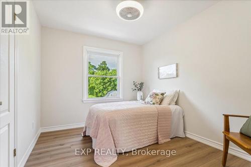 143 Broker Drive, Hamilton, ON - Indoor Photo Showing Bedroom