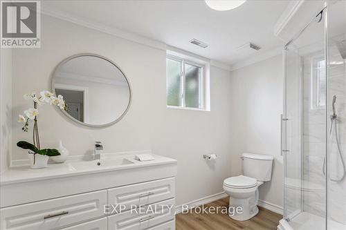 143 Broker Drive, Hamilton, ON - Indoor Photo Showing Bathroom