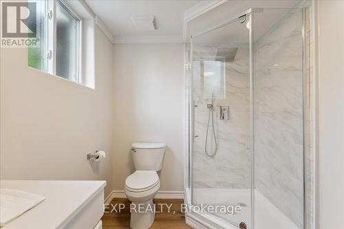 143 Broker Drive, Hamilton, ON - Indoor Photo Showing Bathroom