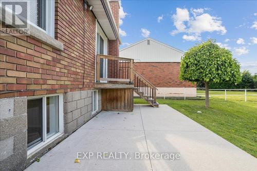 143 Broker Drive, Hamilton, ON - Outdoor With Exterior