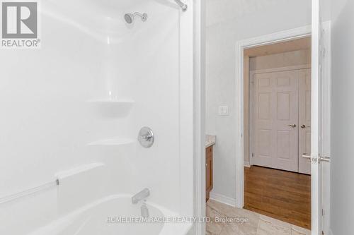 7790 Hanniwell Street, Niagara Falls, ON - Indoor Photo Showing Bathroom