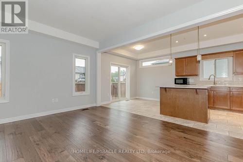 7790 Hanniwell Street, Niagara Falls, ON - Indoor Photo Showing Kitchen