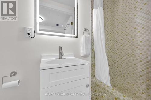 439 Scott Street, St. Catharines, ON - Indoor Photo Showing Bathroom