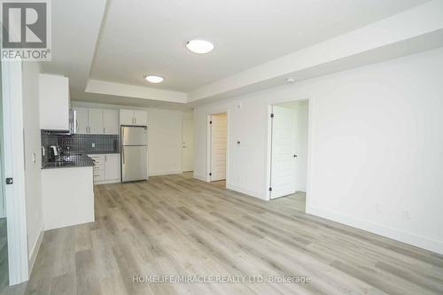 604 - 107 Roger Street, Waterloo, ON - Indoor Photo Showing Kitchen