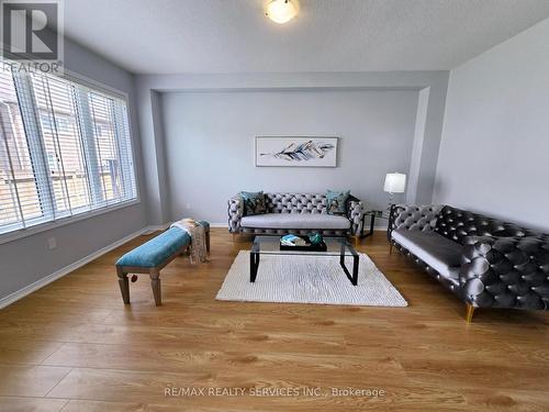 31 Evergreen Lane, Haldimand, ON - Indoor Photo Showing Living Room