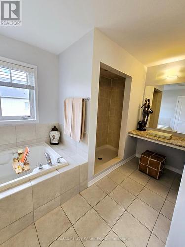 31 Evergreen Lane, Haldimand, ON - Indoor Photo Showing Bathroom