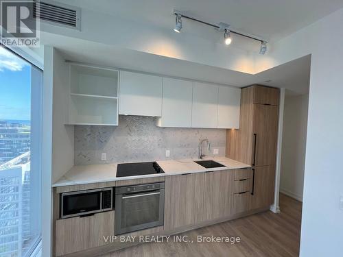 3717 - 82 Dalhousie Street, Toronto, ON - Indoor Photo Showing Kitchen