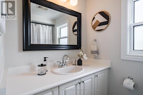 24 Pomeroy Street, Clarington, ON - Indoor Photo Showing Bathroom