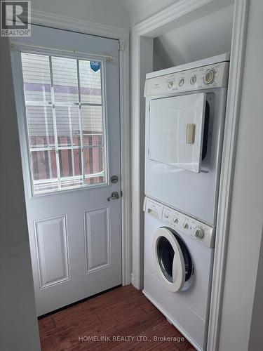 330 Ormond Drive, Oshawa, ON - Indoor Photo Showing Laundry Room