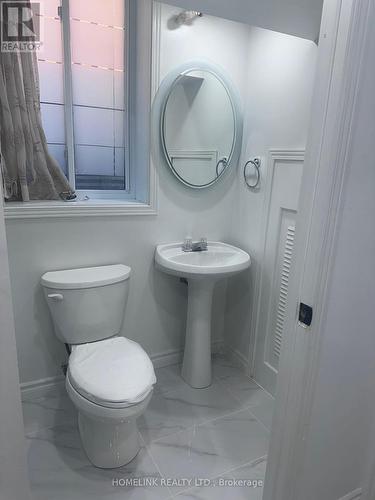 330 Ormond Drive, Oshawa, ON - Indoor Photo Showing Bathroom