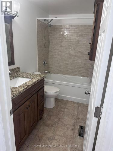 330 Ormond Drive, Oshawa, ON - Indoor Photo Showing Bathroom