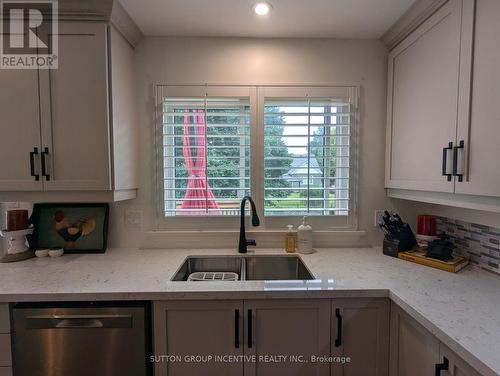 211 Sunset Crescent, Innisfil, ON - Indoor Photo Showing Kitchen With Double Sink