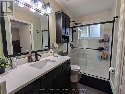 211 Sunset Crescent, Innisfil, ON - Indoor Photo Showing Bathroom