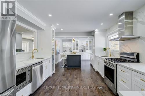 32 Ridgehill Drive, Brampton, ON - Indoor Photo Showing Kitchen With Upgraded Kitchen