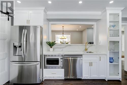 32 Ridgehill Drive, Brampton, ON - Indoor Photo Showing Kitchen