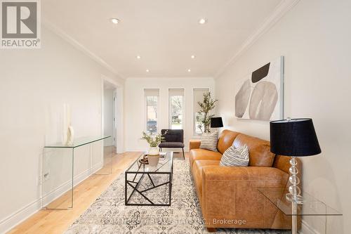 1486 Emerson Lane, Mississauga, ON - Indoor Photo Showing Living Room