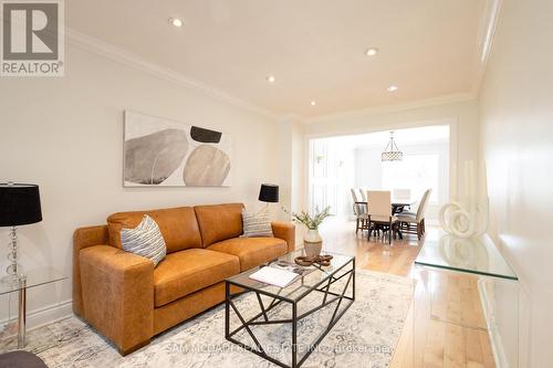 1486 Emerson Lane, Mississauga, ON - Indoor Photo Showing Living Room