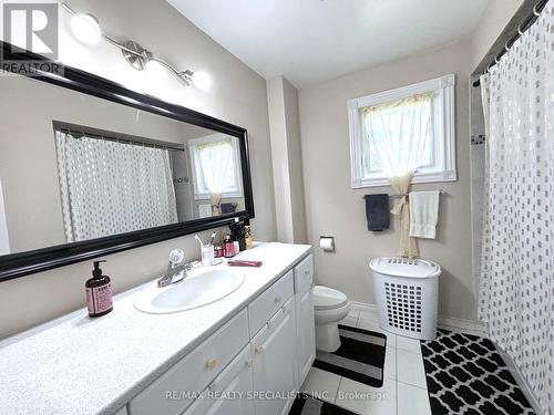 118 Wexford Road, Brampton, ON - Indoor Photo Showing Bathroom