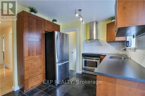 1288 Daimler Road, Mississauga, ON - Indoor Photo Showing Kitchen