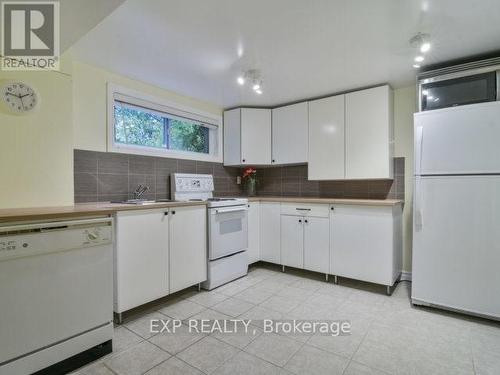 1288 Daimler Road, Mississauga, ON - Indoor Photo Showing Kitchen