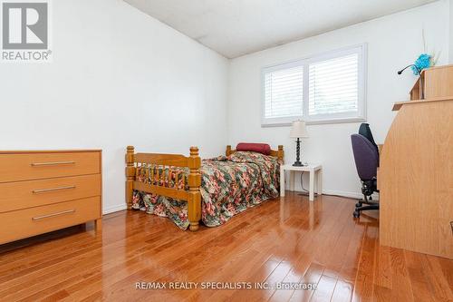 4007 Chicory Court, Mississauga, ON - Indoor Photo Showing Bedroom