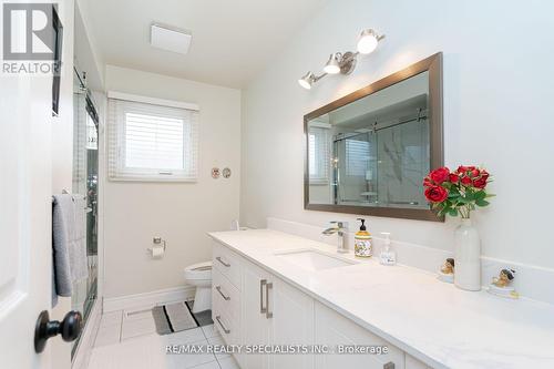 4007 Chicory Court, Mississauga, ON - Indoor Photo Showing Bathroom