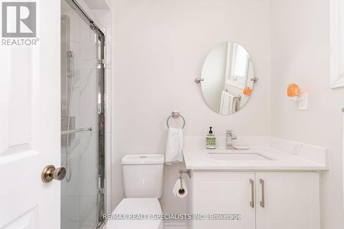 4007 Chicory Court, Mississauga, ON - Indoor Photo Showing Bathroom