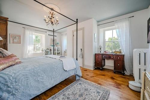 44 King Street, Port Colborne, ON - Indoor Photo Showing Bedroom