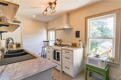 44 King Street, Port Colborne, ON - Indoor Photo Showing Kitchen With Double Sink