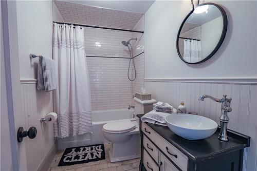 44 King Street, Port Colborne, ON - Indoor Photo Showing Bathroom