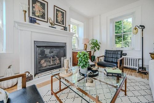 44 King Street, Port Colborne, ON - Indoor Photo Showing Living Room With Fireplace