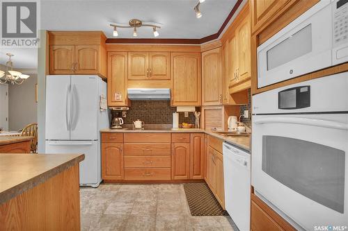 506 902 Spadina Crescent E, Saskatoon, SK - Indoor Photo Showing Kitchen