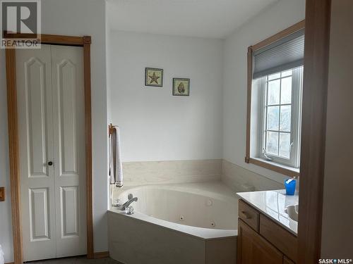905 Sinotte Crescent, La Ronge, SK - Indoor Photo Showing Bathroom