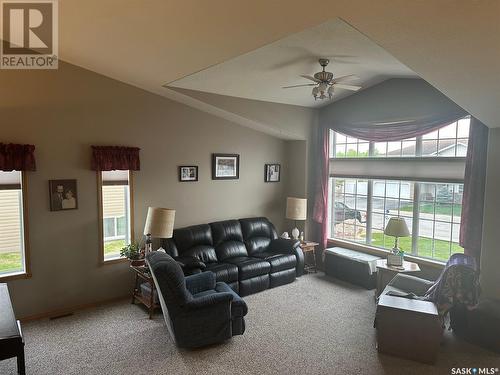 905 Sinotte Crescent, La Ronge, SK - Indoor Photo Showing Living Room