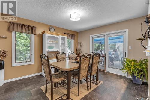 445 Simon Fraser Crescent, Saskatoon, SK - Indoor Photo Showing Dining Room