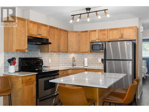 1390 Dilworth Crescent Unit# 110, Kelowna, BC - Indoor Photo Showing Kitchen